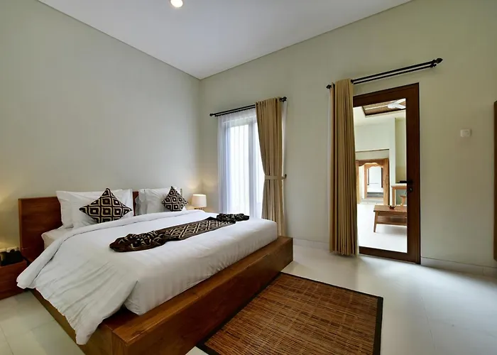 Mahayoga Private Pool And Resto Villa