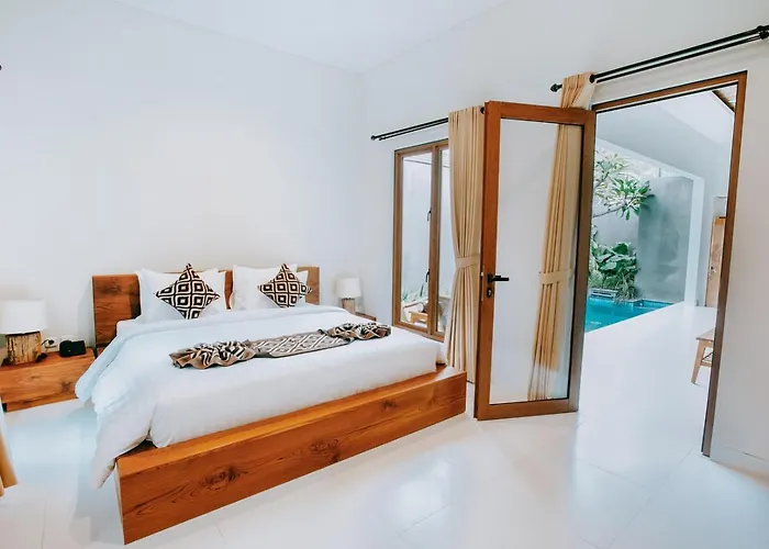 Mahayoga Private Pool And Resto Villa