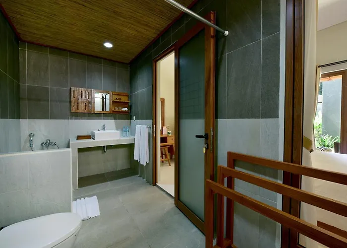 Mahayoga Private Pool And Resto Villa