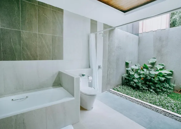 Mahayoga Private Pool And Resto Villa